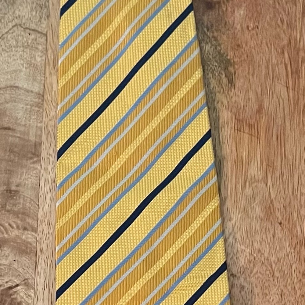 JOS A. BANK MEN’S GOLD, NAVY, & LIGHT BLUE 100% SILK NECKTIE/PRE-OWNED/AMAZING!!